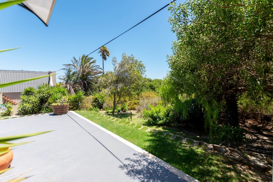 5 Bedroom Property for Sale in Middedorp Western Cape